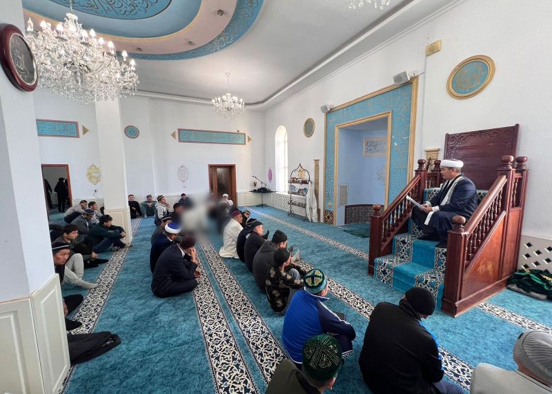 Облыс бас имамы «Жанқұтты би» мешітінде жұма намазын өткізді