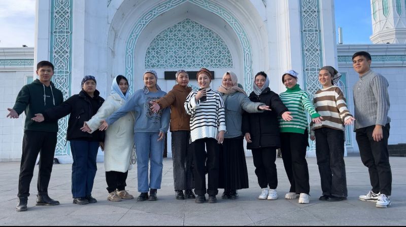 Еріктілер тобы облыстық «Әнет баба» мешітінде тазалық жұмыстарын жүргізді