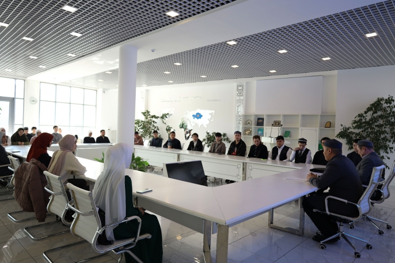 Студенттерге жәрдемақы берілді