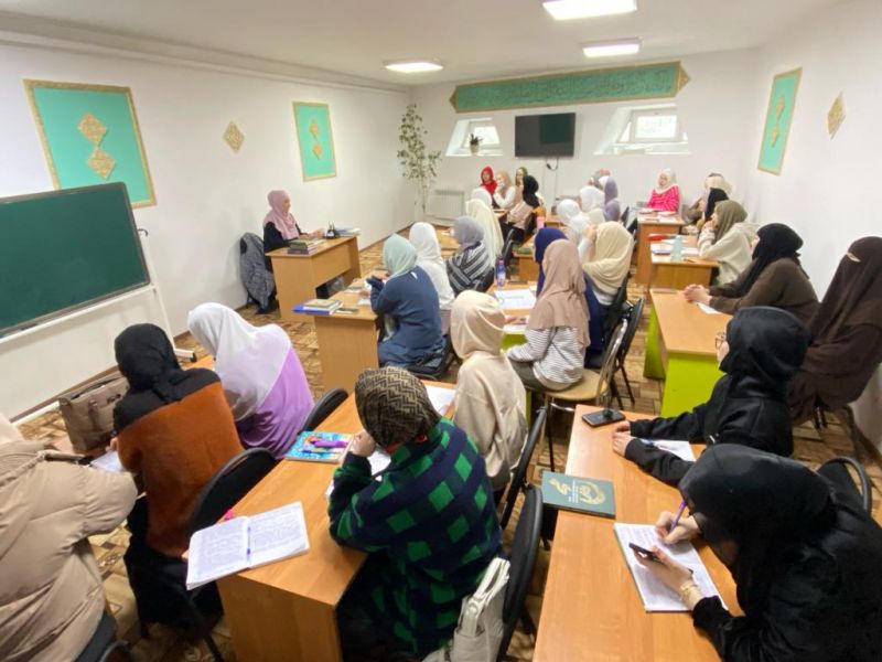 «Қыз тәрбиесі – аманат» тақырыбында дәріс өтті