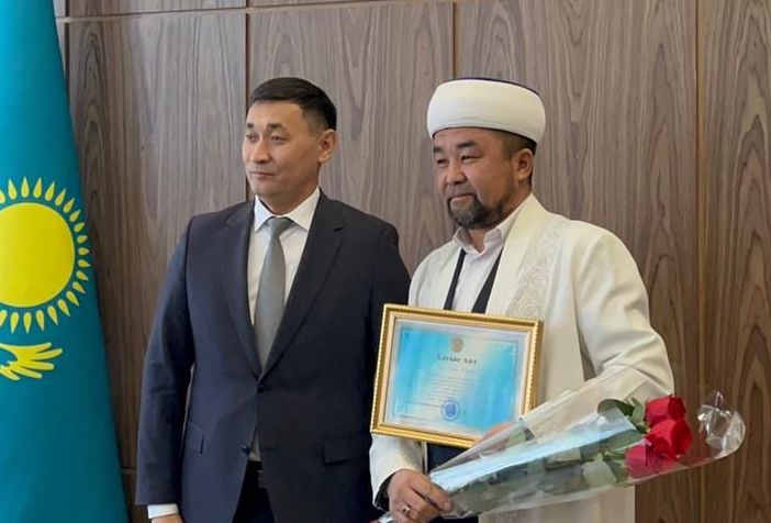 Аудан әкімінің алғыс хатымен марапатталды