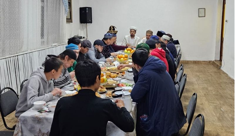 Бірлігі жарасқан жамағат Саран мешітінде бас қосты