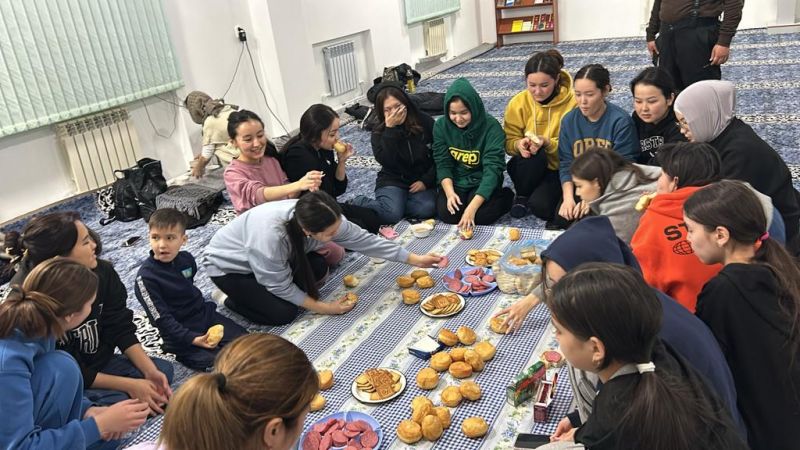 Боранда қалған жолаушыларға «Жұмабек Тәшен» мешіті көмек көретті