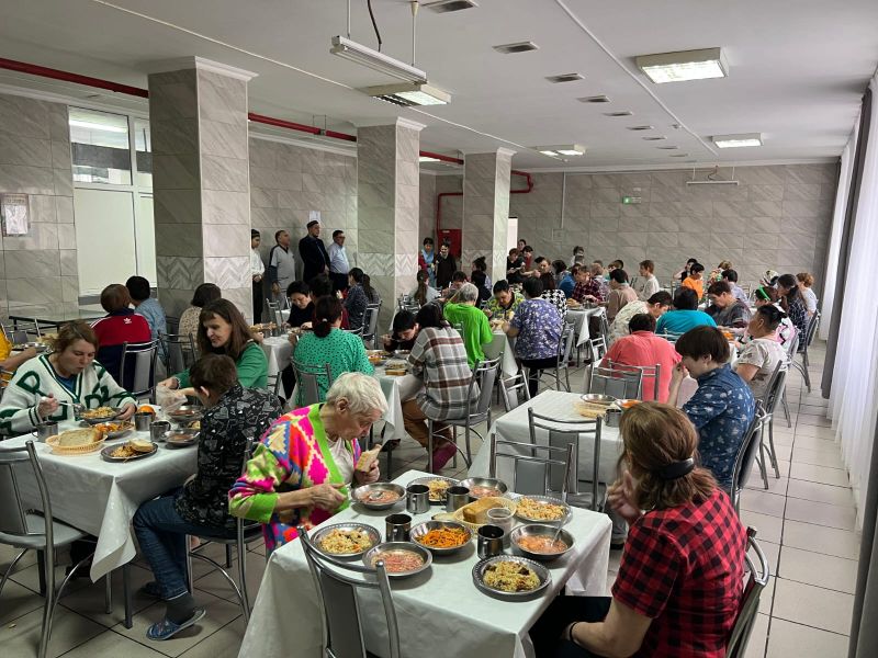 Қарағанды:«Зекет және қайырымдылық қоры» мұқтаж жандарға ыстық ас үлестірді