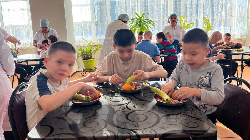 «Зекет және қайырымдылық» қоры мүмкіндігі шектеулі жандарды зиярат етті