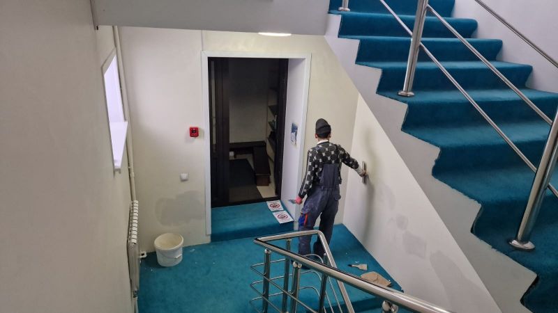 Әйелдер намазханасына дәліз орнатылды