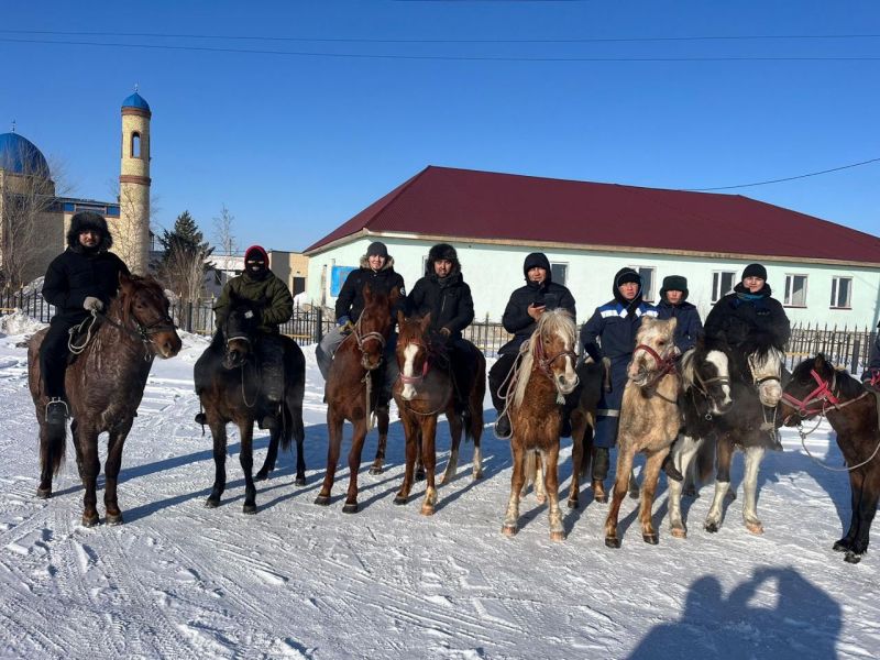 Мешіт жастары атпен серуенге шықты