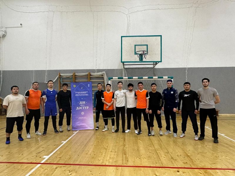 «Бала қажы» мешіті жамағаты футбол алаңында бас қосты