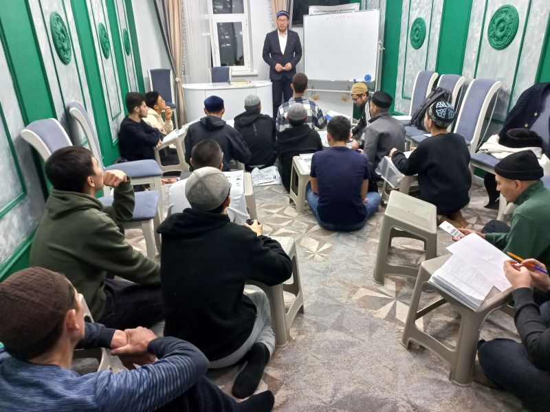 «Әнет баба» мешітінде араб тілінен дәрістер жалғасуда