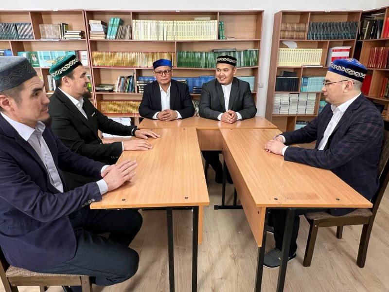 Облыс бас имамы «Хусамуддин әс-Сығанақи» атындағы ислам институтының шәкірттерімен жүздесті