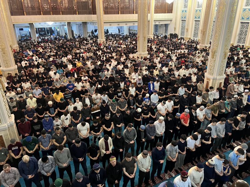 «Әнет баба» мешітінде алғашқы тарауық намазы оқылды