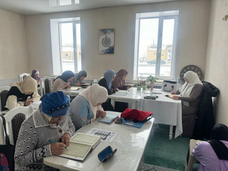 «Иса молла» мешітінде әйелдер тұрақты дәріс алуда