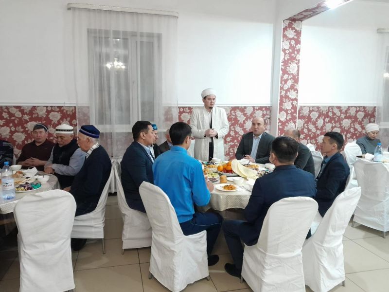 Нұра ауданының әкімі жамағатқа  ауызашар берді