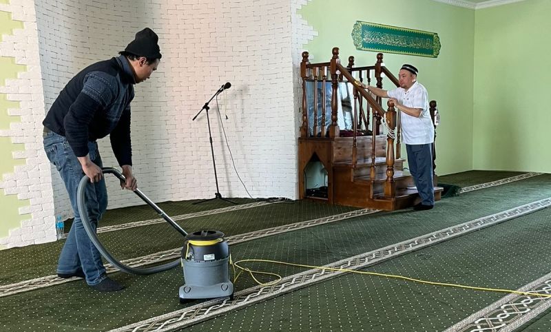 Көкпекті ауылдық мешітіне тазалық жүргізілді