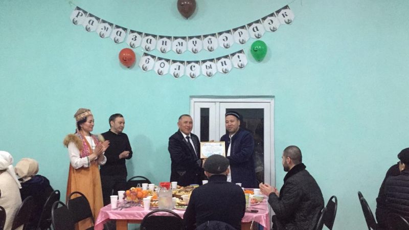 Ақтау кентінің әкімі ауызашар дастарханын жайды