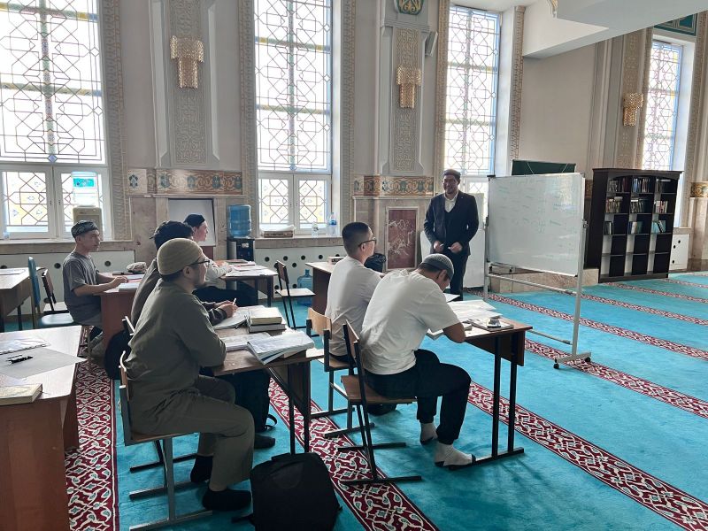 «Әнет баба» мешітінде араб тілі дәрісі шәкірттерінің саны артуда
