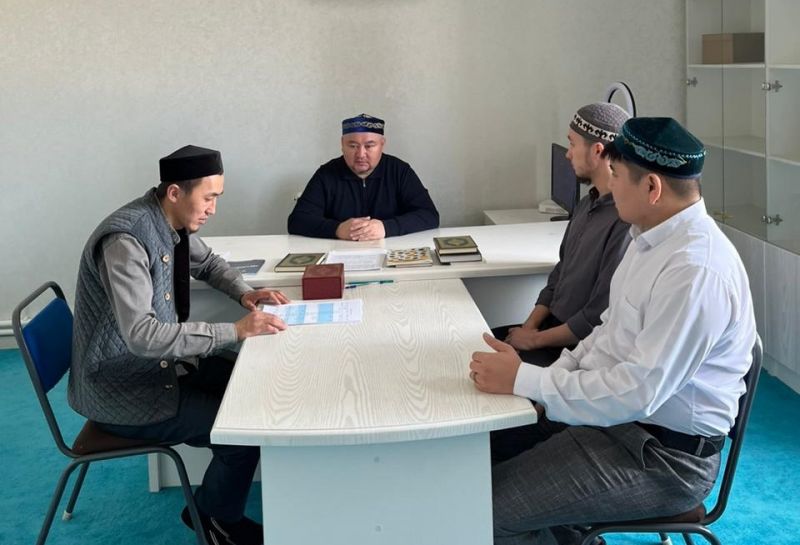 «Қазыбек би» мешітінде «Ихсан – рухани тәрбие негізі» тақырыбында семинар өтті