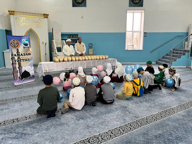 «Бала қажы» мешітінде «Рамазан тәттілері» 40 баланы қуантты
