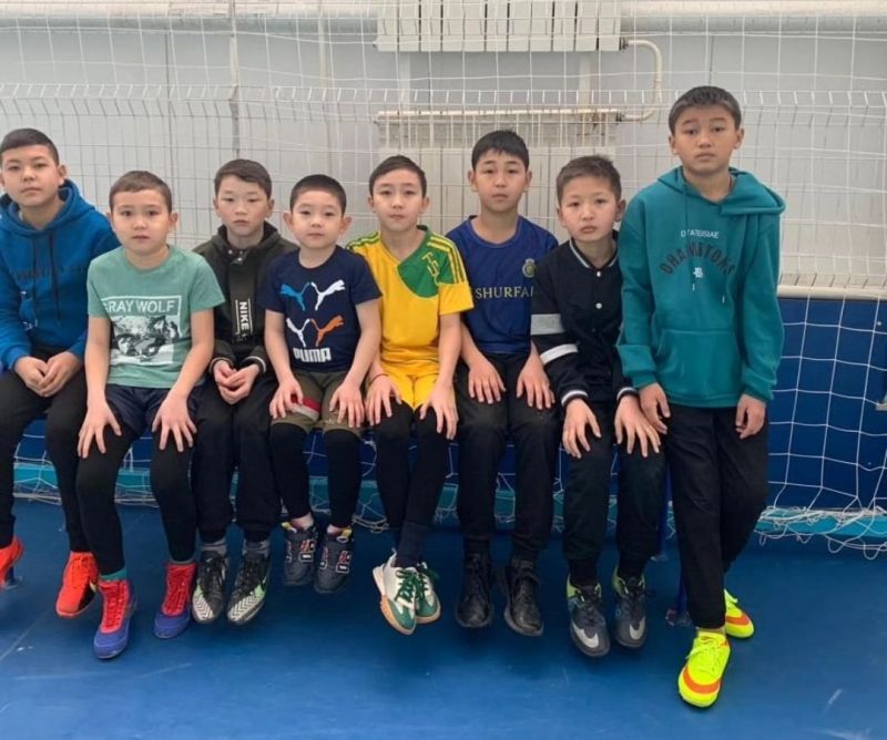 Жеткіншектер арасында кіші футболдан сайыс  өтті