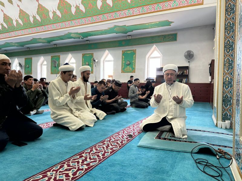 «Әл Машани» мешіті жерлестерімізге дұға жасады