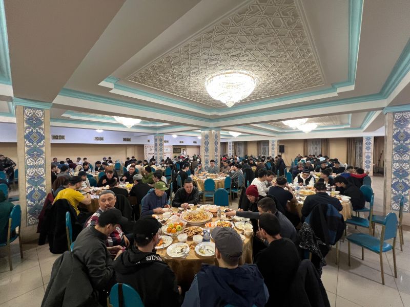 «ӘНЕТ БАБА» МЕШІТІНДЕ 500 АДАМҒА СӘРЕСІ БЕРІЛДІ