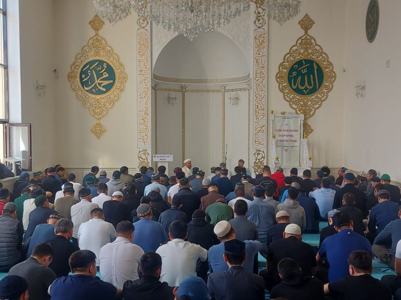 «Қазыбек би» мешітінде бабалар рухына Құран хатым дұғасы жасалды