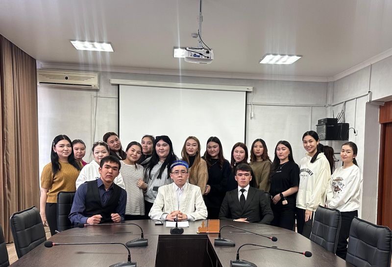 Саранда студенттермен кездесу өтті