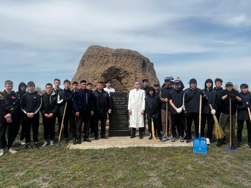 «Дархан дала» жобасы аясында Игілік би Өтепұлының мазары зиярат етілді