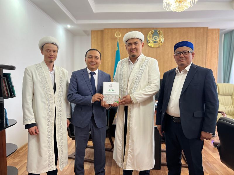 Облыс бас имамы Ақтоғай ауданының әкімімен кездесті