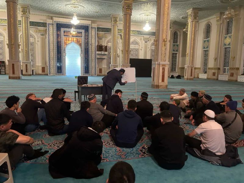 «Әнет баба»  мешітінде хадистану курсы бойынша діни дәрістер жалғасуда