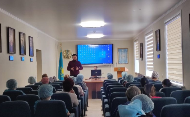 Онкология ғимаратында жат ағымға қатысты кездесу өтті