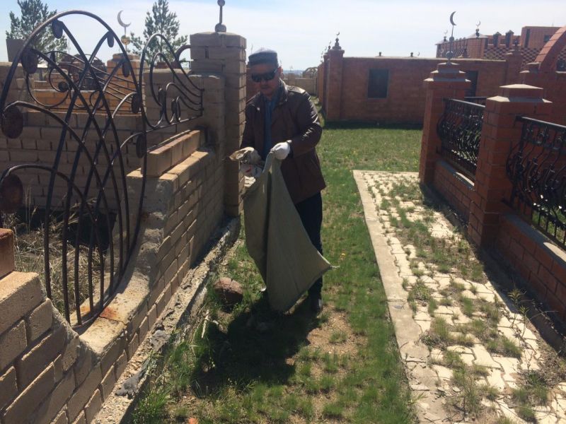 «Құрылыс» зиратында сенбілік өтті