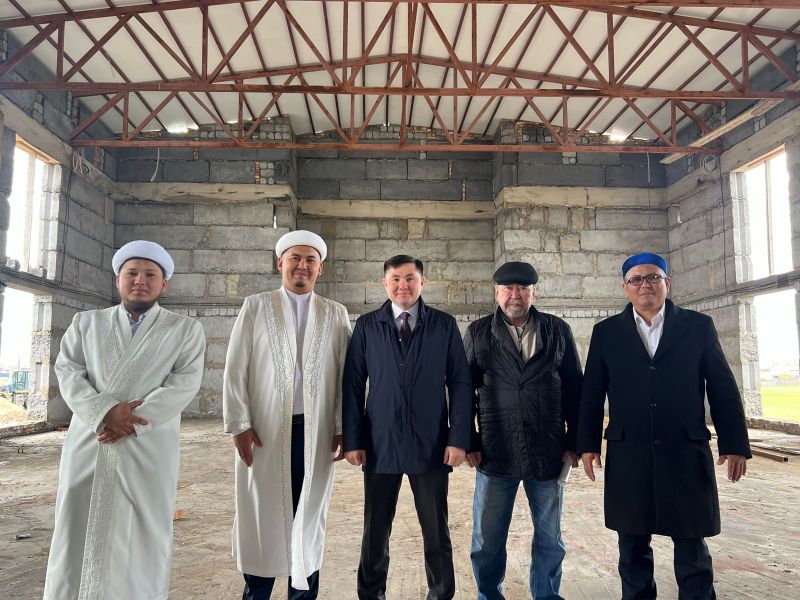 Облыс бас имамы Осакаровка ауданындағы жаңа мешіт құрылысымен танысты