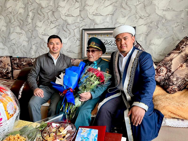 Облыс бас имамы соғыс ардагеріне құрмет көрсетті