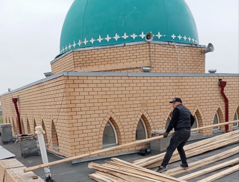 Абай аудандық мешітінің сыртқы жөндеу жұмыстары басталды