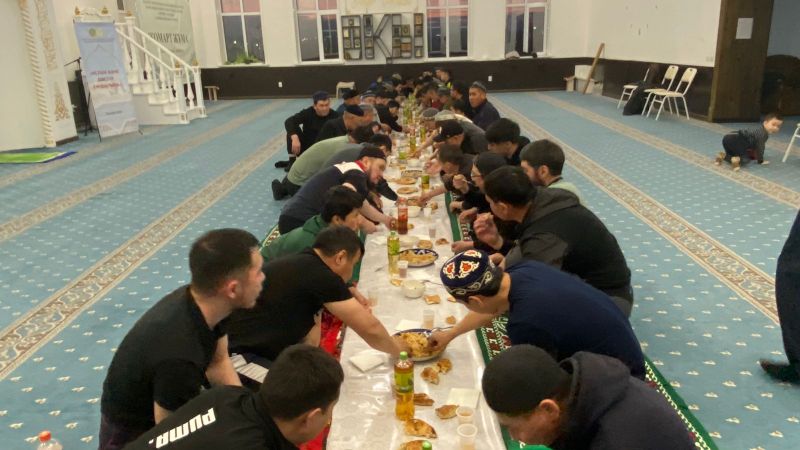 «Қажыбай қажы» мешітінің жамағаты сенбілік дастарханда бас қосты