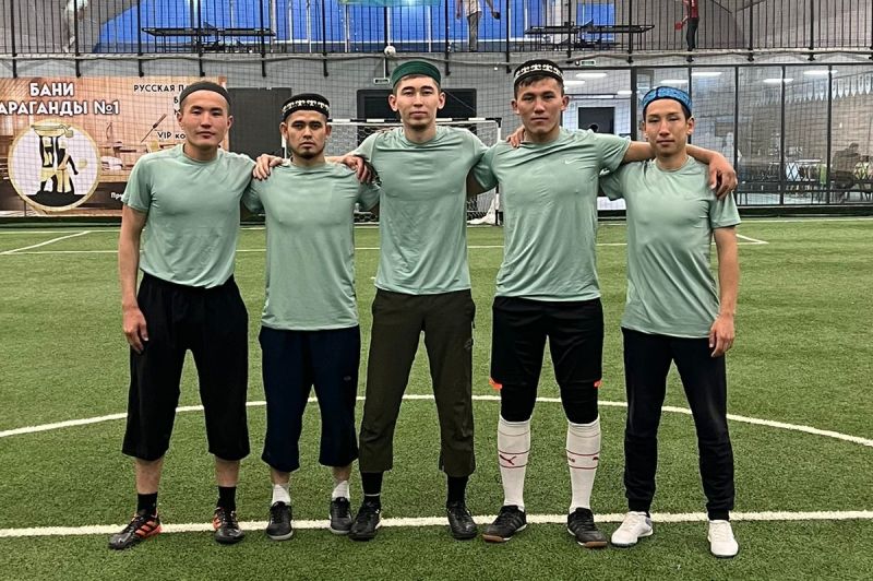 «Қазыбек би» мешіті жамағаты дәстүрге айналдырған футбол алаңында бас қосты 