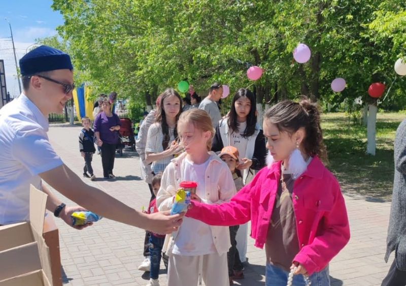 Абай мешіті ұжымы балаларға қуаныш сыйлады 