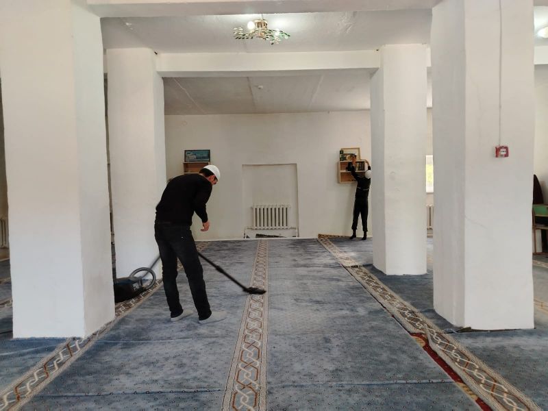 Қарабас кенті мешітінде тазалық жұмыстары жүргізілді