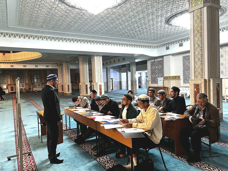 «Әнет баба» мешітінде араб тілінен дәрістер жалғасуда