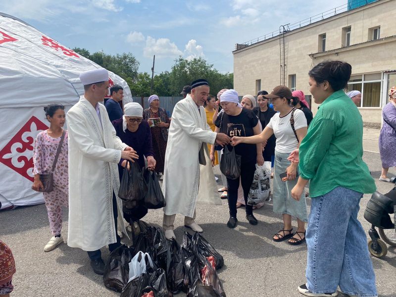 «Бала қажы» мешітінде 514 отбасыға ет үлестірілді