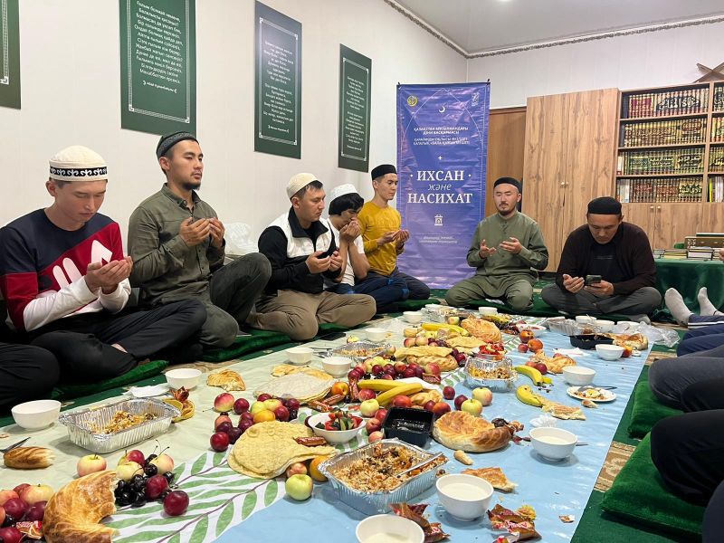 «Бала қажы» мешітінің шәкірттері Ашура күнін қарсы алды