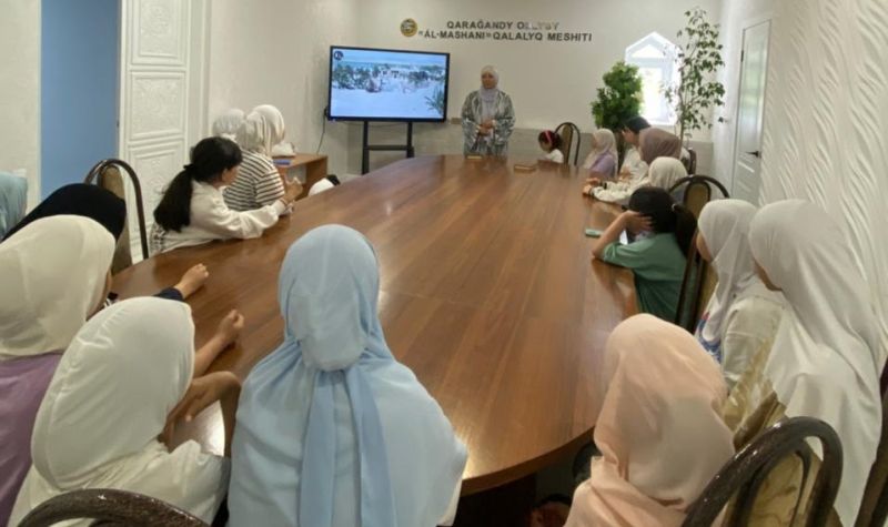 «Би- шешендер сөздерінің тәрбиелік мәні» тақырыбында дәріс өтті