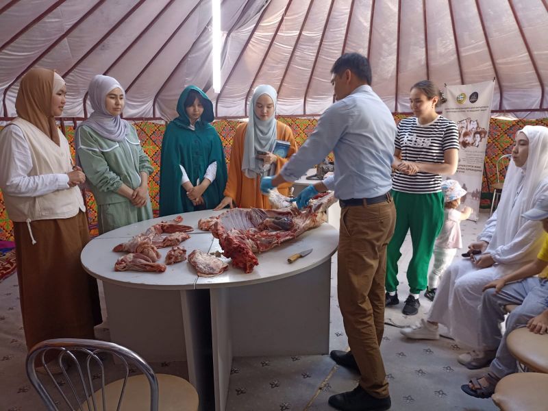 Шәкірттер ет мүшелеуден дәріс алды