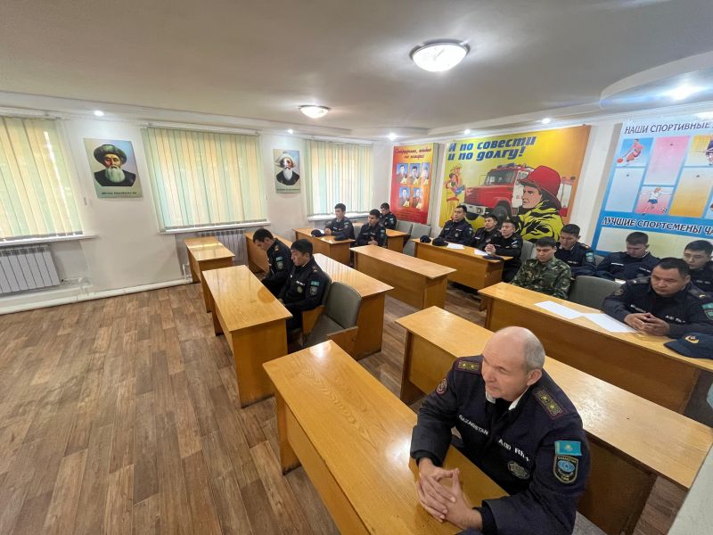 Өрт сөндіру бөлімі қызметкерлерімен кездесу