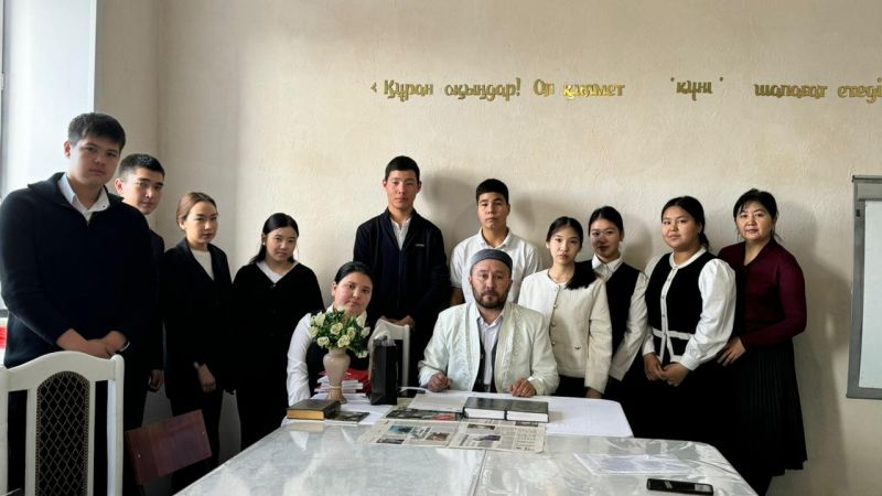 «Иса молда» мешітінің имамы мектеп түлектерімен кездесті 