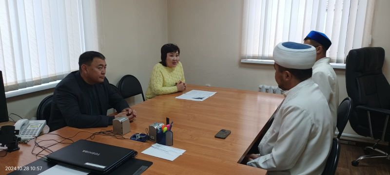 Бұқар жырау ауданының имамы Петровка ауылында кездесу өткізді