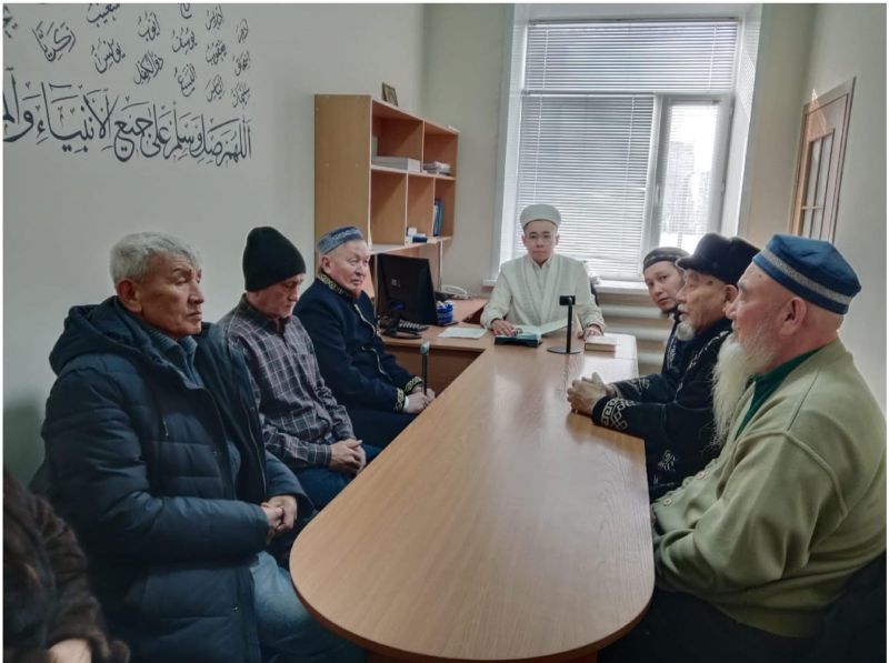 Шахтинск қалалық «Нұр» мешітінің имамы "Сәлкен молла" мешітінің ұжымымен кездесті