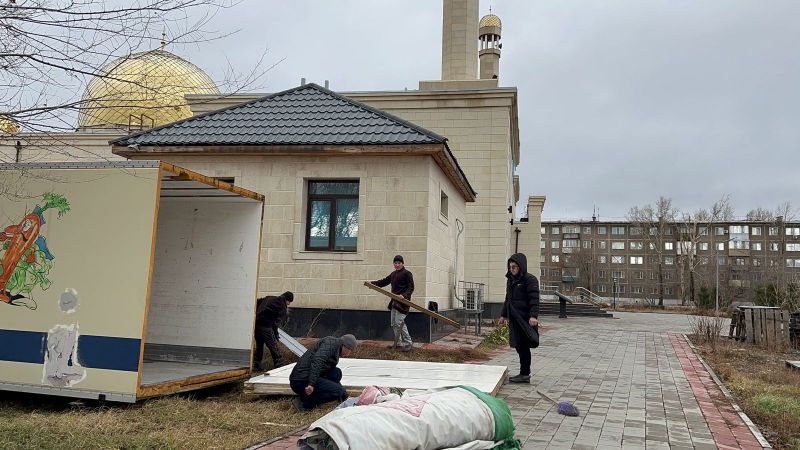 «Төлеутай ата» мешітінің ұжымы сенбілікке шықты