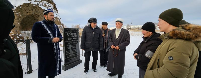 Саран қалалық мешітінің қызметкерлері мен жамағаты Игілік би мазарына зиярат етті